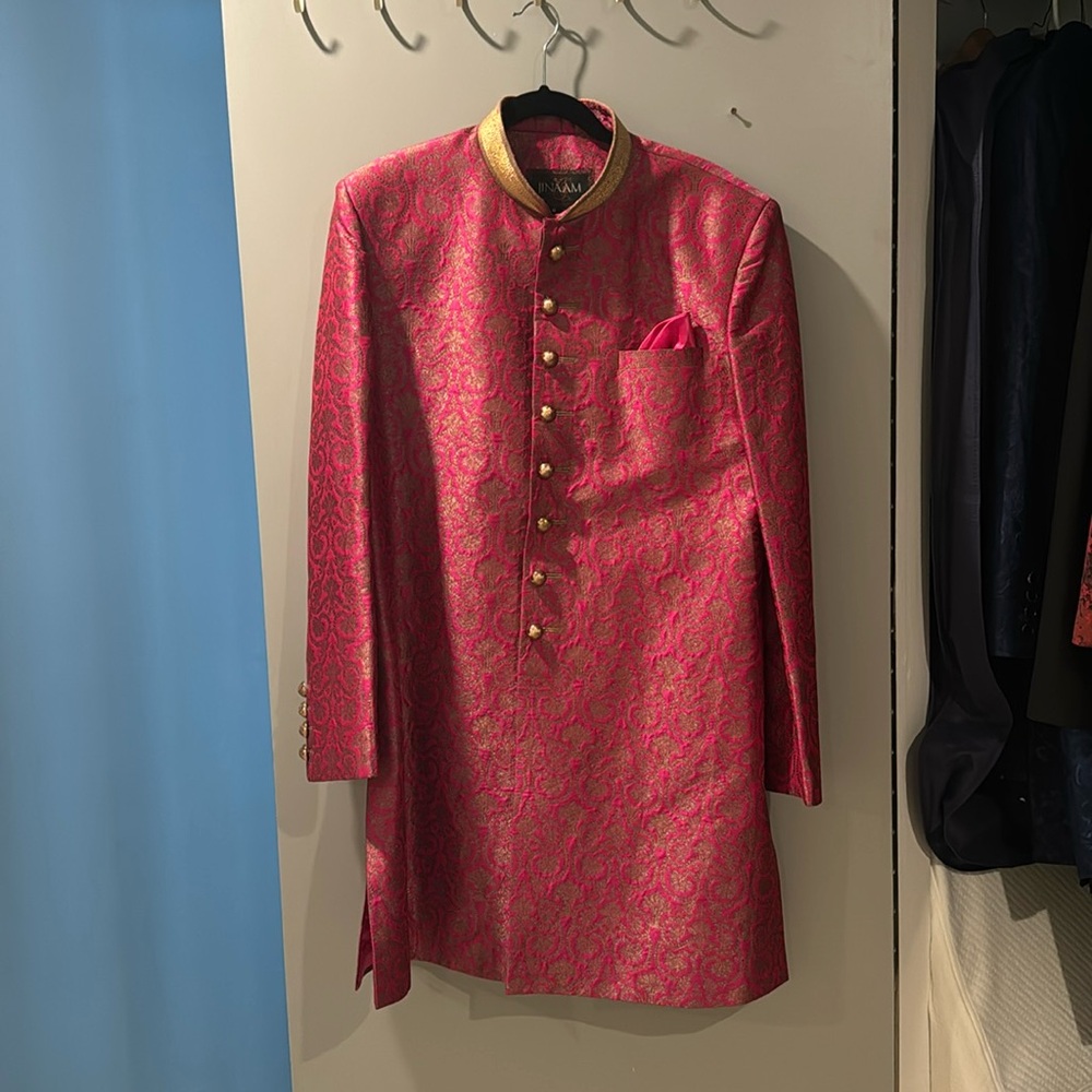 Mens wedding wear. Fancy Kurta. Size 42. Can send exact measurements.